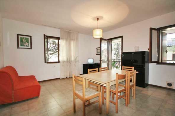 Villa Flamicia Pt Lignano Sabbiadoro Bagian luar foto