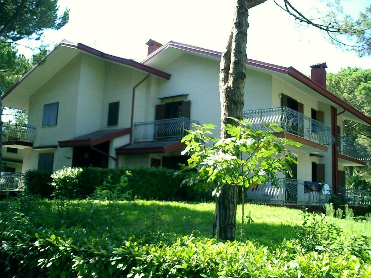 Villa Flamicia Pt Lignano Sabbiadoro Bagian luar foto